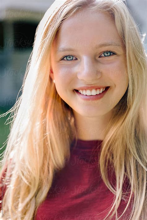 blond teen|8,786 Happy Smiling Portrait Teenage Girl Blond Hair Stock。